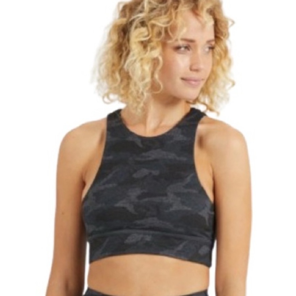 Vuori Women’s Elevation Dreamknit Move™ Sports Bra Black Gray Camo Size M EUC